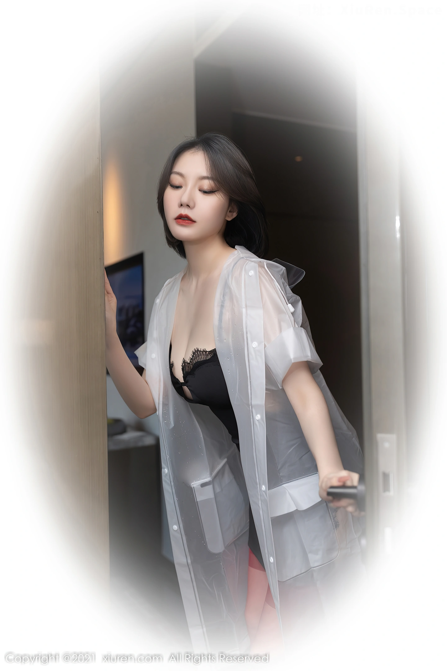 图片[6]-[XiuRen秀人网]VOL.4362 模特安然Maleah重庆旅拍精致黑色内衣配红丝吊袜撩人诱惑写真80P-秀人网官方网站